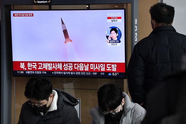 朝鲜岁末年初连续发射导弹 日本抗议