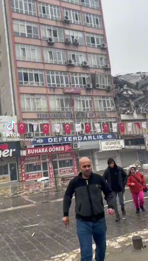 土耳其大地震的现场画面，上帝保佑